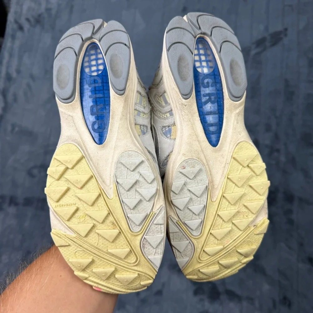 Saucony Grid Azura 2000 Mens 8 Tan Blue Yellow Athletic Sneakers S70571-1